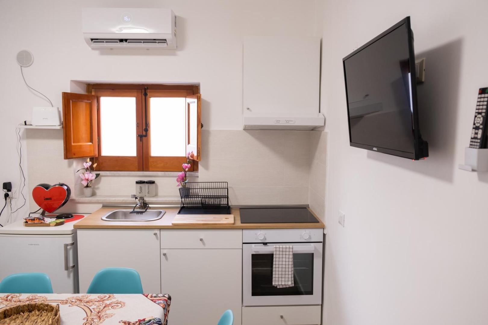 Matilde'S Holiday House แตร์ราซีนี ภายนอก รูปภาพ